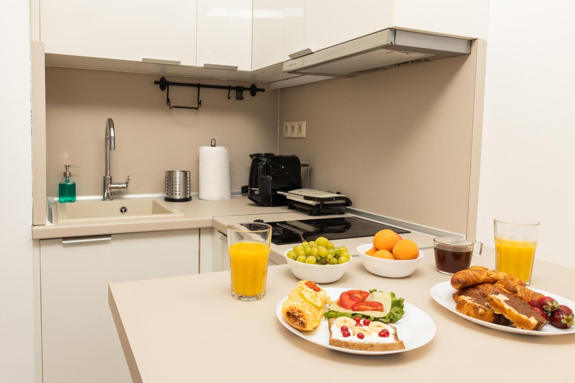 Urban Colors Apartments By Binobi! เทสซาโลนิกิ ภายนอก รูปภาพ